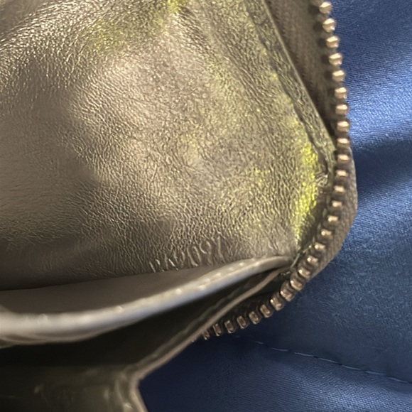 Auth Vuitton Suhali Zippy Zip Around Clutch Wallet in Silver! - Picture 7 of 7